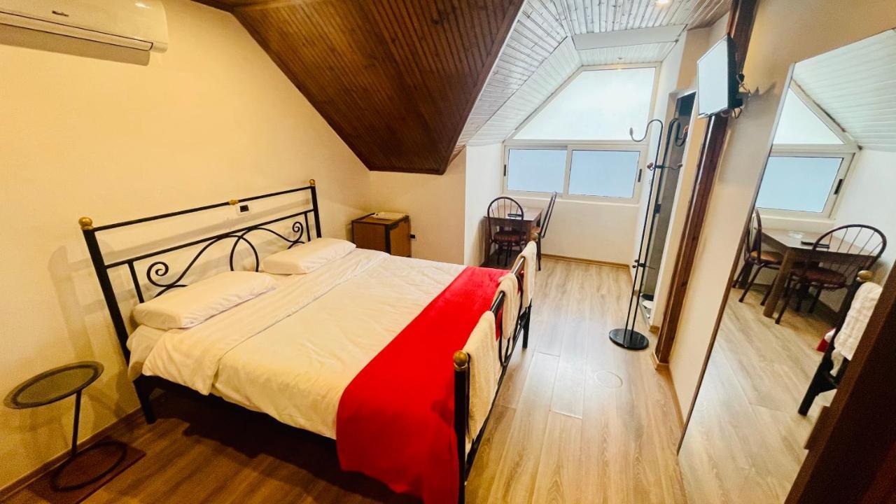 Hotel Drinos Tirana Kültér fotó